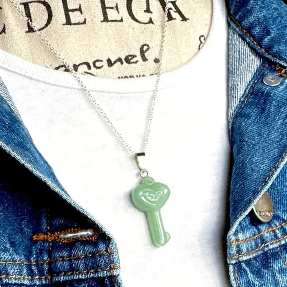 Maximalist colorful big chunky carved Aventurine key 925 silver necklace - Picture 2 of 6